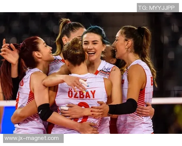 重庆排球队在欧锦赛积分榜上以94分稳居第一名展现强劲实力